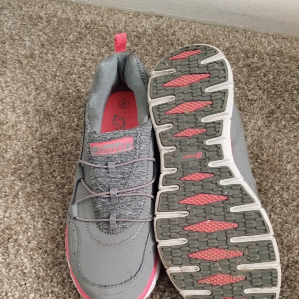 Skechers